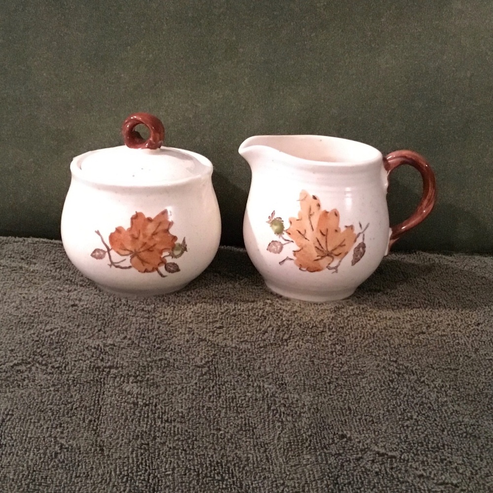 Poppytrail By Metlox Woodland Gold Cream And Sugar Set